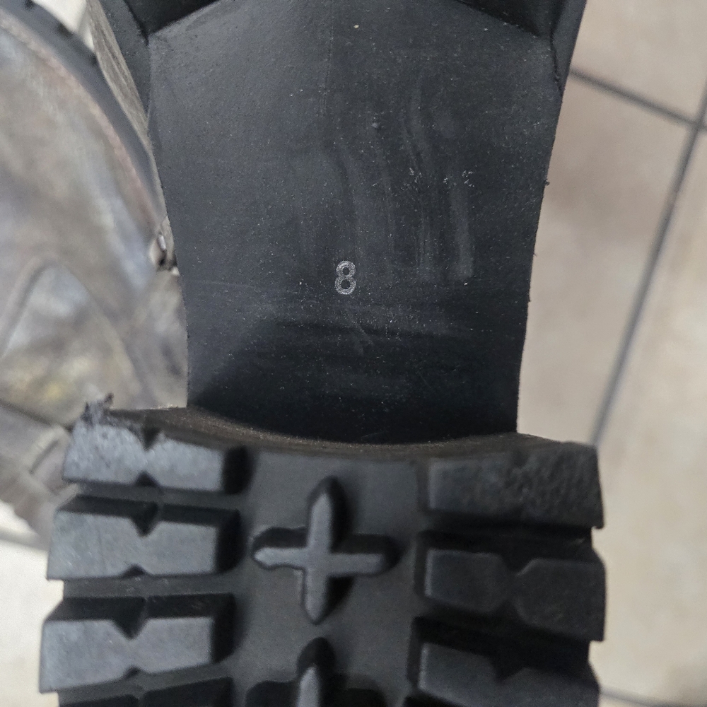 Diba true Craze Hot boots size 8. No flaws. Like New - Picture 5 of 15